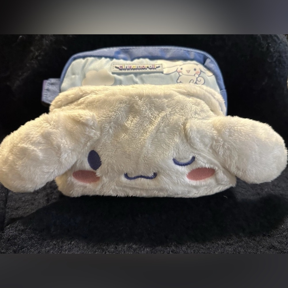 Sanrio Cinnamorroll Winking Figural 7” Hip/Fanny Pack-NWT